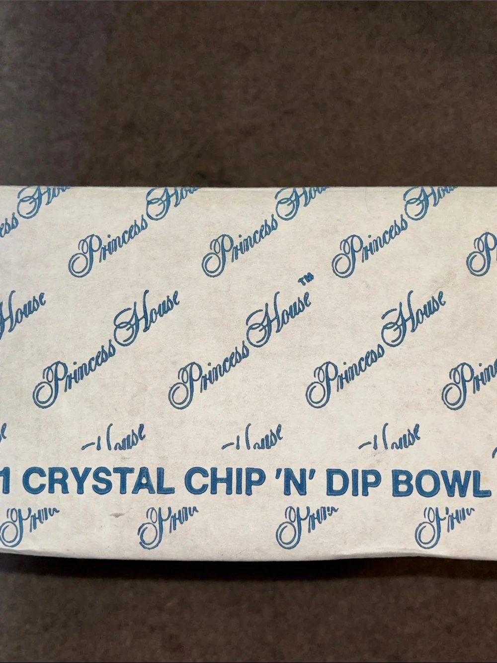 NIB Princess House Heritage Crystal Chip 'n Dip Bowl, model 401.It features a cl